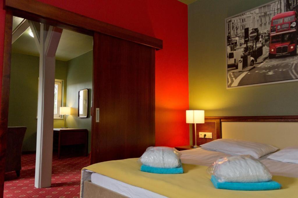 Old Lake Golf Hotel Tata Rom bilde